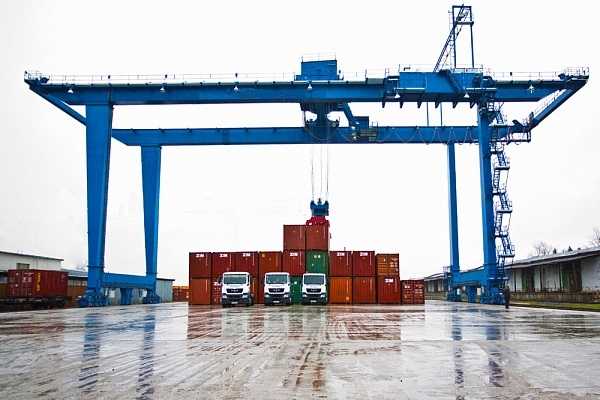Rail Mounted Container Gantry Crane (RMG)