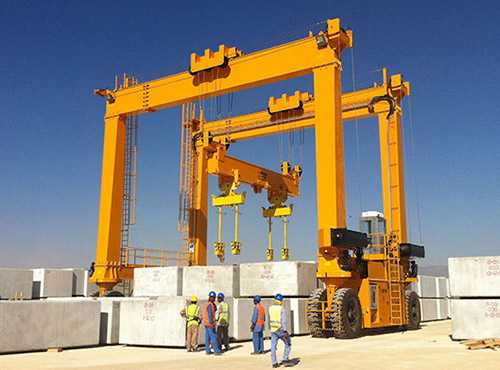 Rubber Tyred Gantry Crane (RTG)