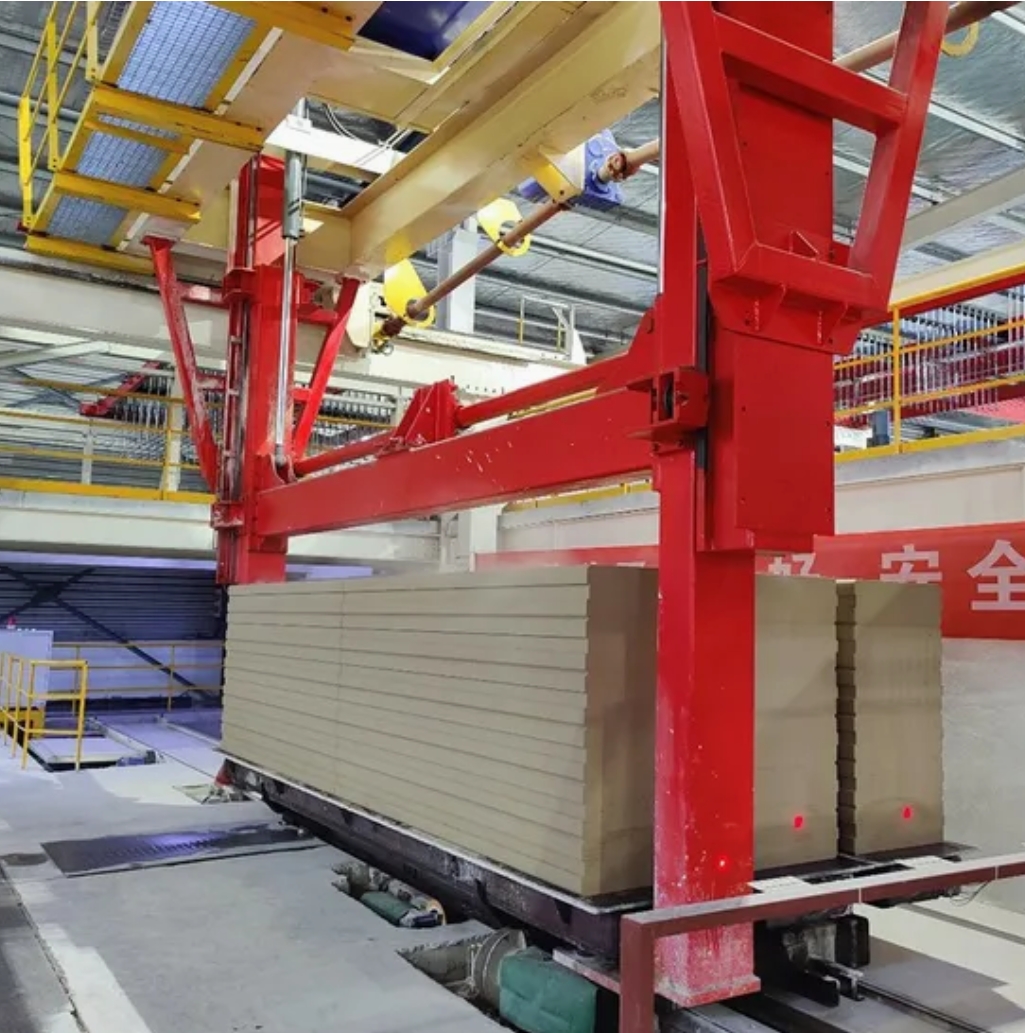Autoclaved Aerated Concrete (AAC) Crane