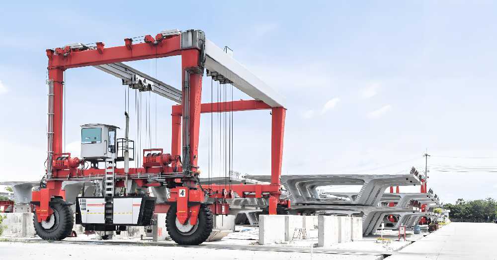 Straddle crane
